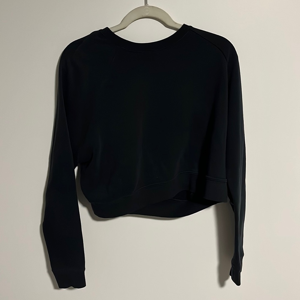 Nike dry fit short cropped sweater woman size medium